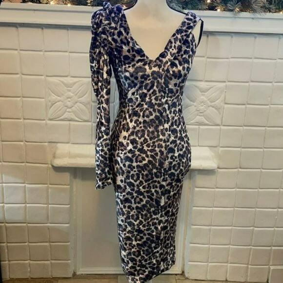 Lavish Alice One Shoulder Leopard Print Velvet Dress 4 NWT - Picture 3 of 10